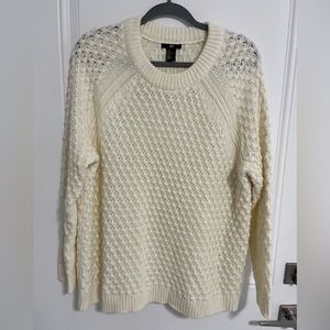 NWOT -H&M Women’s Crew Neck Sweater - Size L
